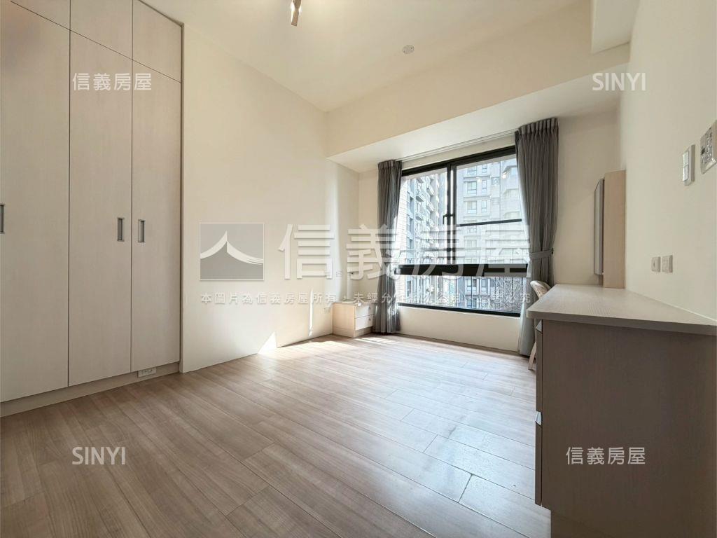 高峰會三房雙車位房屋室內格局與周邊環境