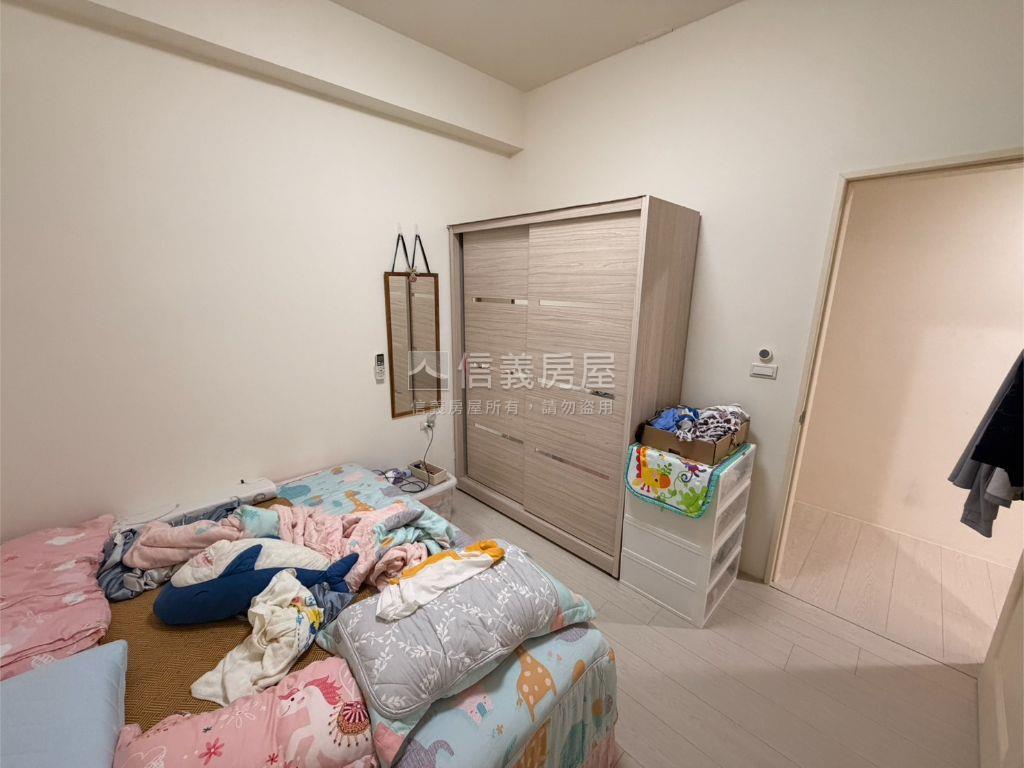 春秋二館稀有大兩房車位房屋室內格局與周邊環境