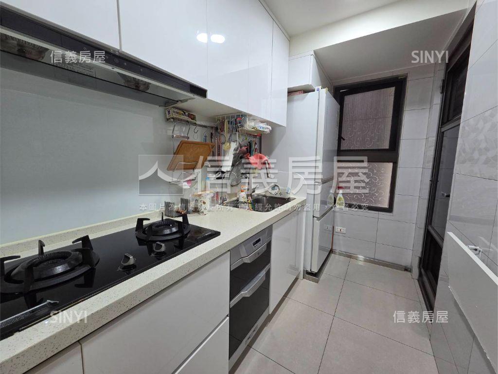 青峰文青裝潢舒活兩房車位房屋室內格局與周邊環境