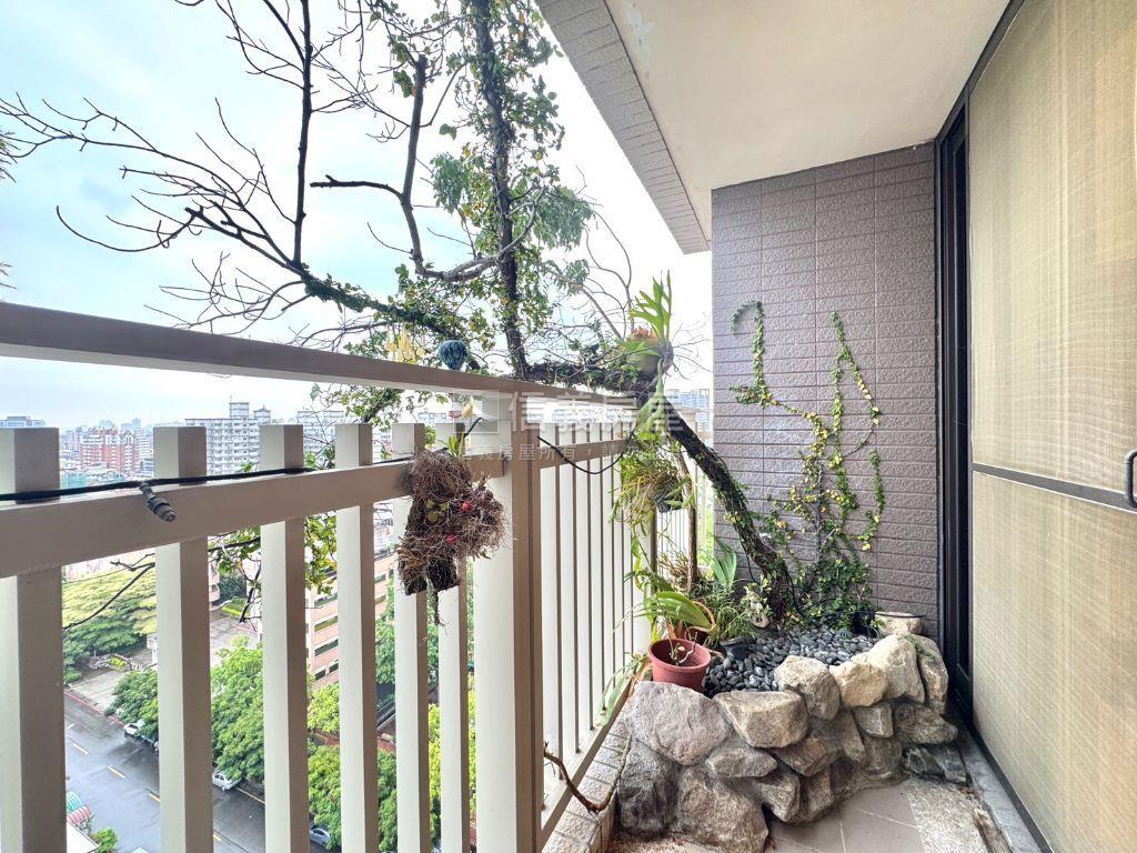 君悅文心高樓裝潢戶雙平車房屋室內格局與周邊環境