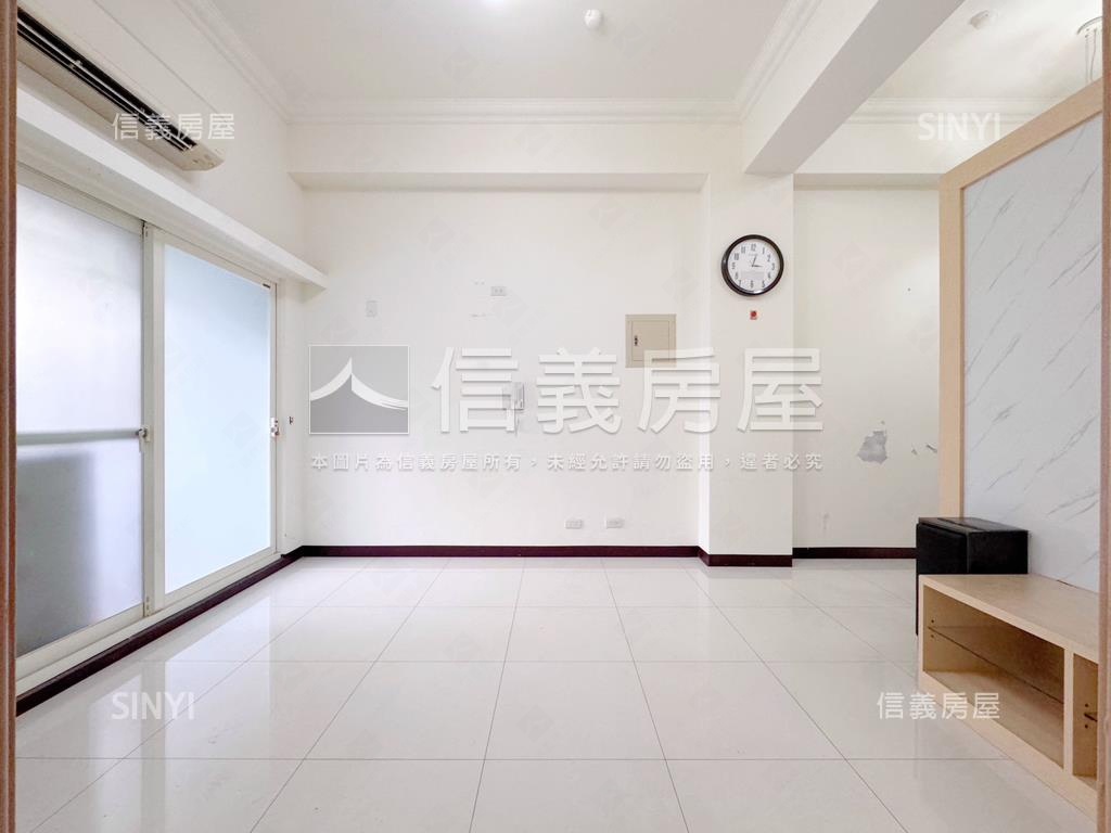 挑高舒適美妝方正兩房房屋室內格局與周邊環境
