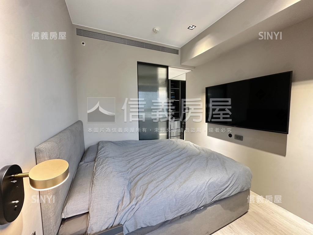 低調奢華豪景套房車位房屋室內格局與周邊環境