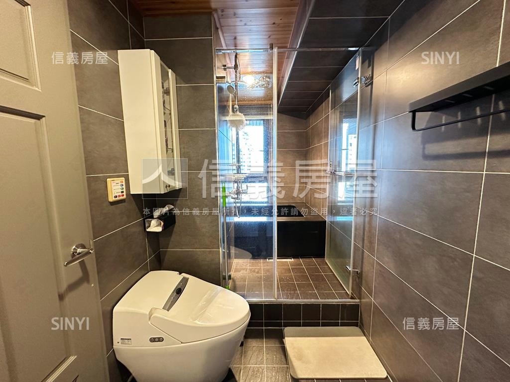 低調奢華豪景套房車位房屋室內格局與周邊環境