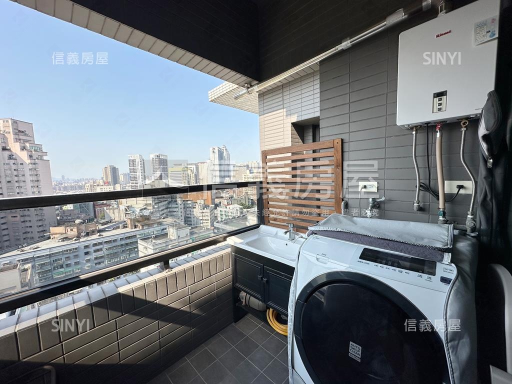 低調奢華豪景套房車位房屋室內格局與周邊環境
