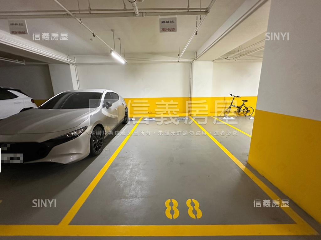 低調奢華豪景套房車位房屋室內格局與周邊環境