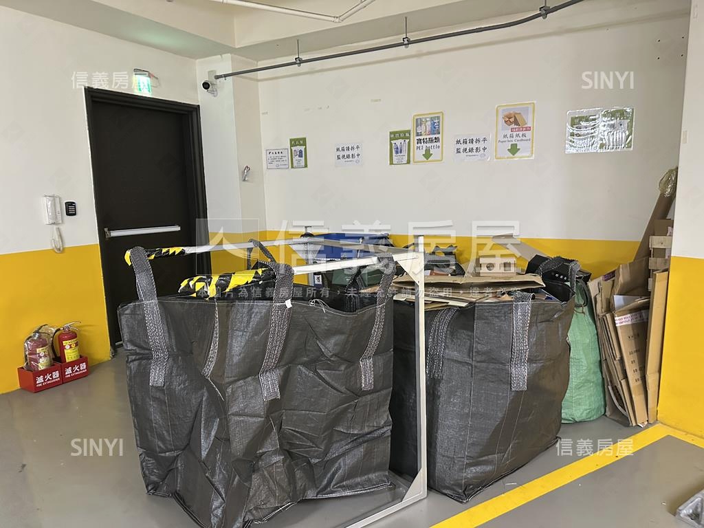 低調奢華豪景套房車位房屋室內格局與周邊環境