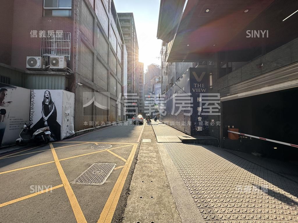 低調奢華豪景套房車位房屋室內格局與周邊環境