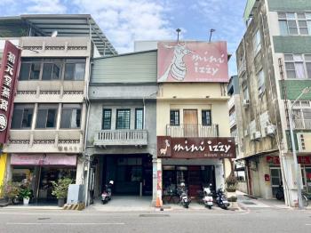 民族路｜商業角窗面寬店面