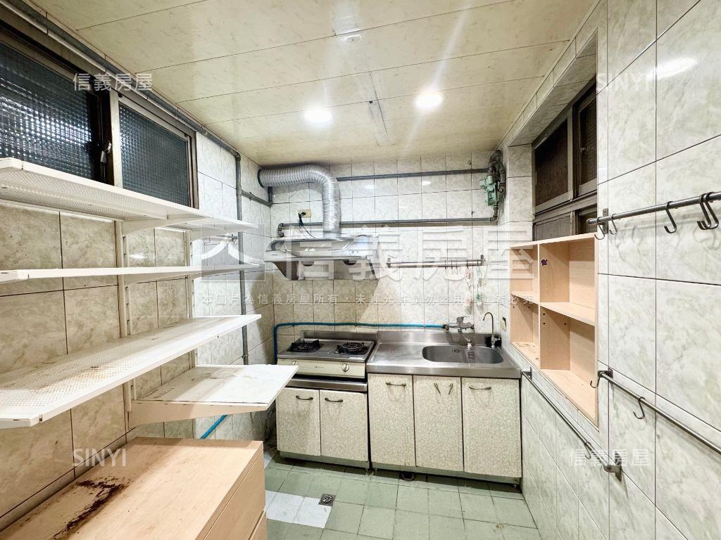 ＮＥＷ頂溪捷運一樓房屋室內格局與周邊環境