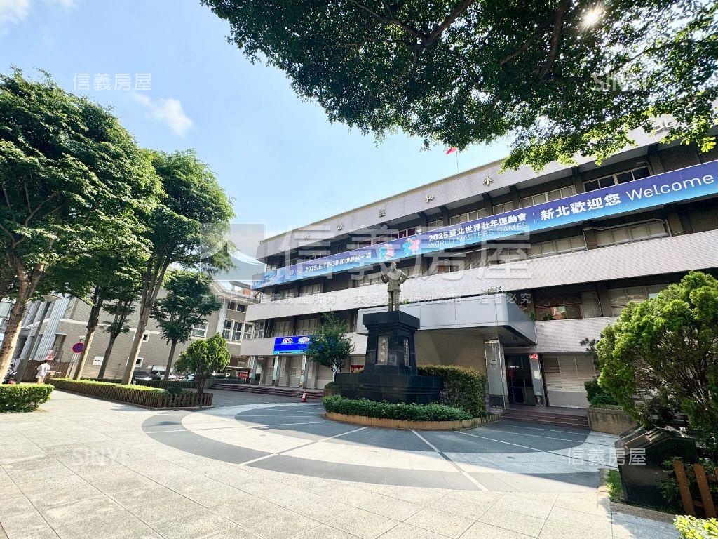 ＮＥＷ頂溪捷運一樓房屋室內格局與周邊環境