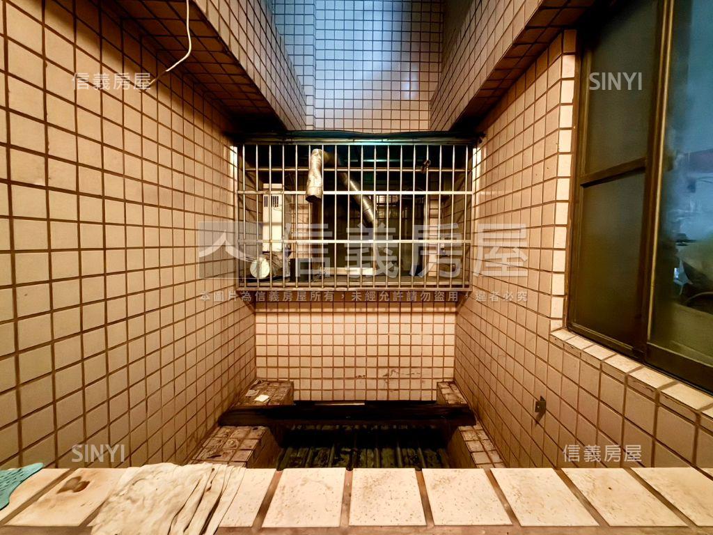 這間住家，不開店有點可惜房屋室內格局與周邊環境