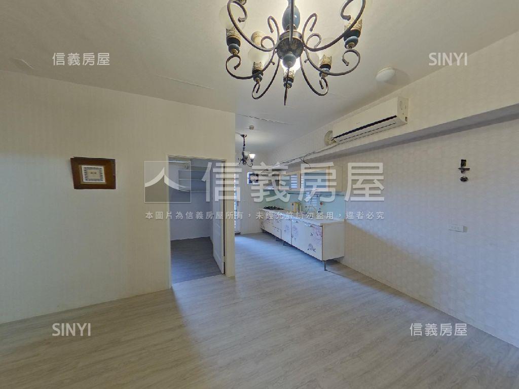 稀有低總價大坪數平面車位房屋室內格局與周邊環境