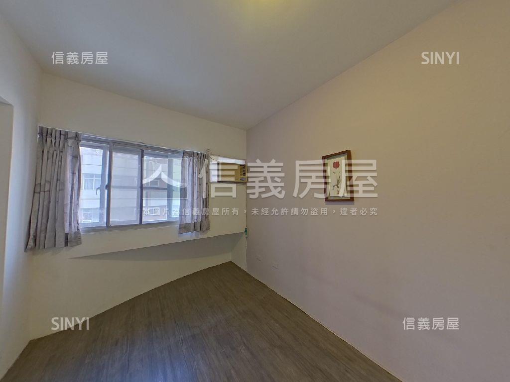 稀有低總價大坪數平面車位房屋室內格局與周邊環境