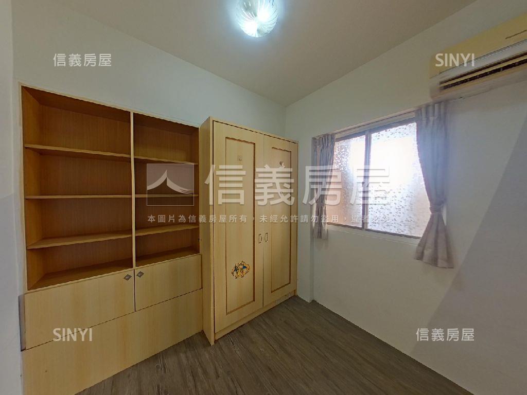 稀有低總價大坪數平面車位房屋室內格局與周邊環境