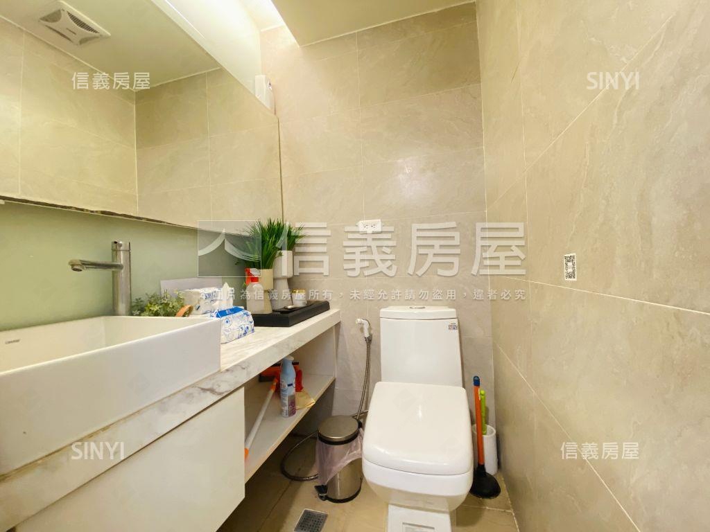 近北平商圈裝潢樓店附車位房屋室內格局與周邊環境