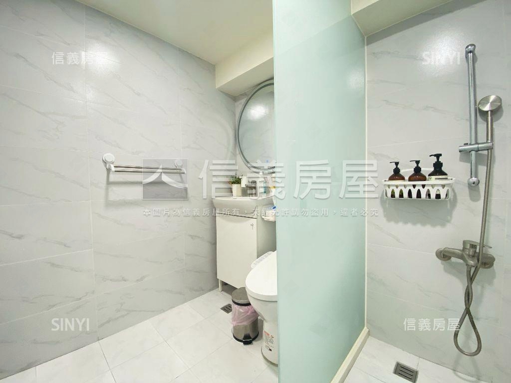 近北平商圈裝潢樓店附車位房屋室內格局與周邊環境