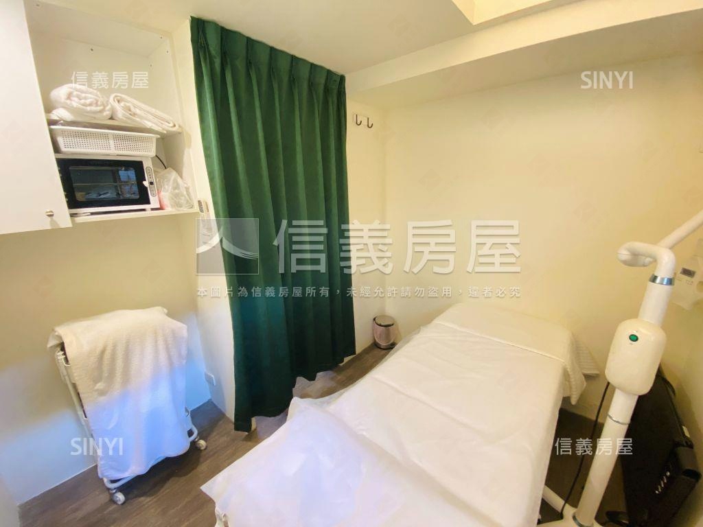 近北平商圈裝潢樓店附車位房屋室內格局與周邊環境