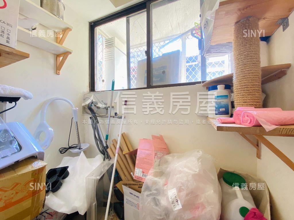 近北平商圈裝潢樓店附車位房屋室內格局與周邊環境