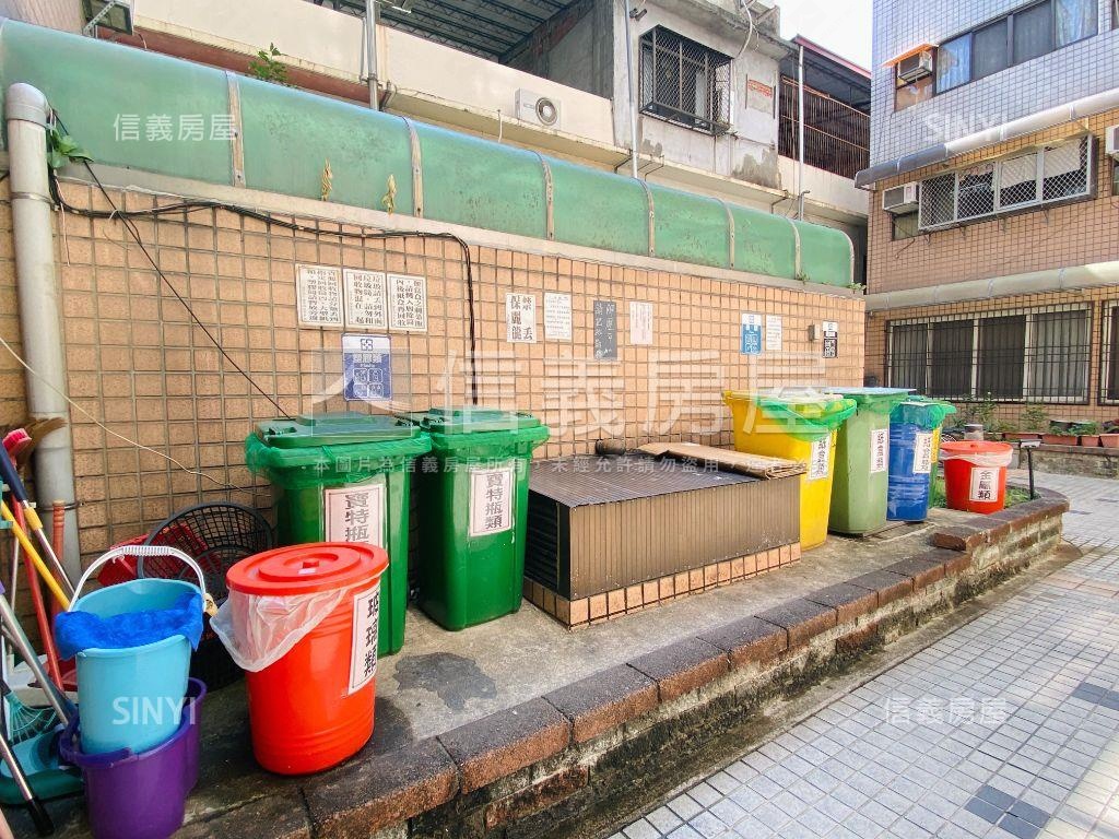 近北平商圈裝潢樓店附車位房屋室內格局與周邊環境