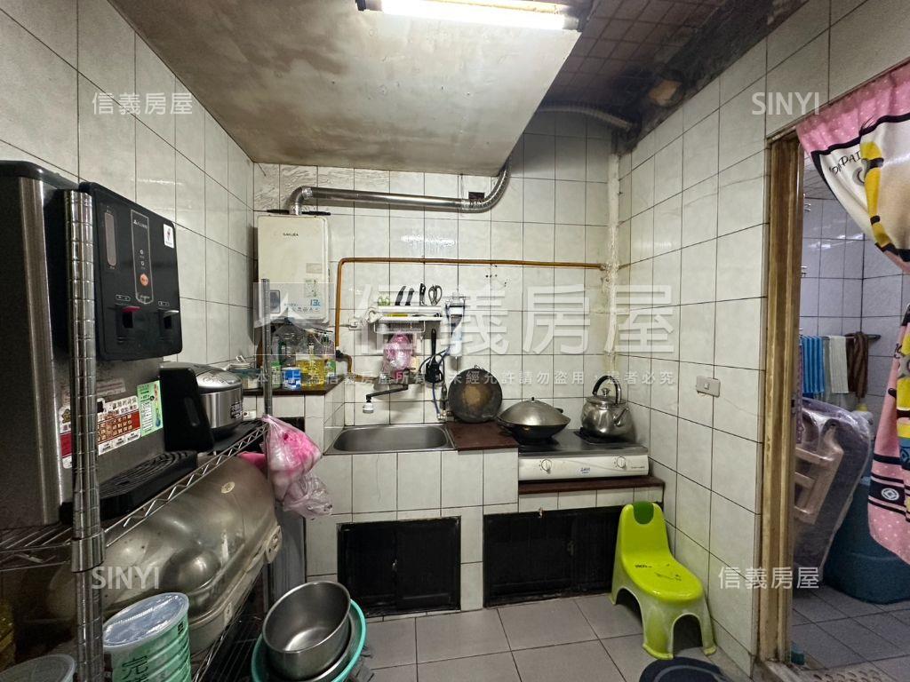 裕民１樓門前方便停車房屋室內格局與周邊環境