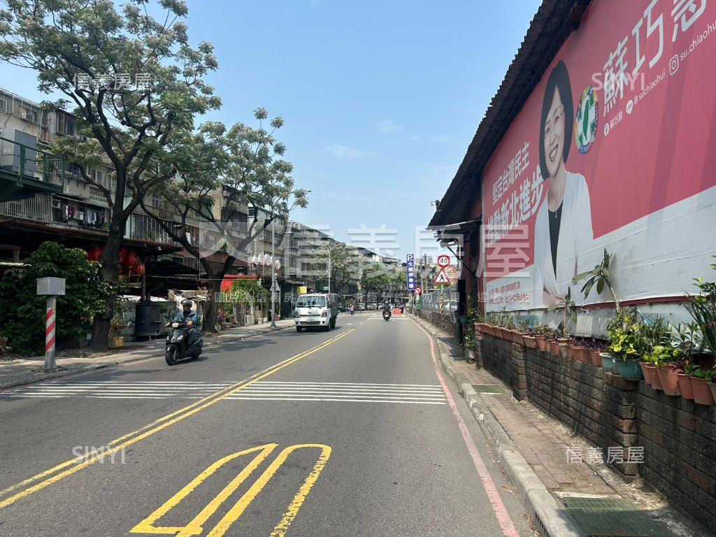 裕民１樓門前方便停車房屋室內格局與周邊環境