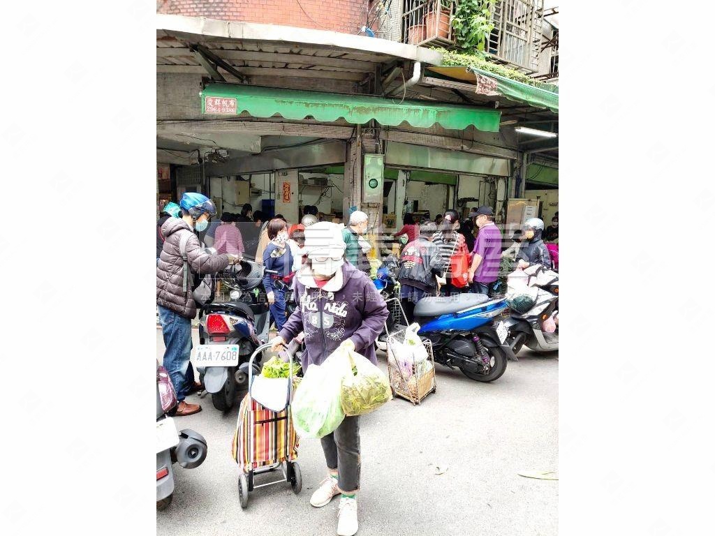 捷運方正一樓金蛇報喜房屋室內格局與周邊環境