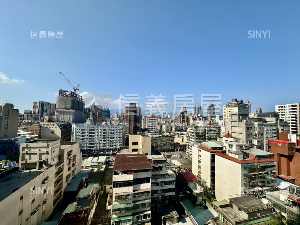 遠眺和煦二房坡平車位房屋室內格局與周邊環境