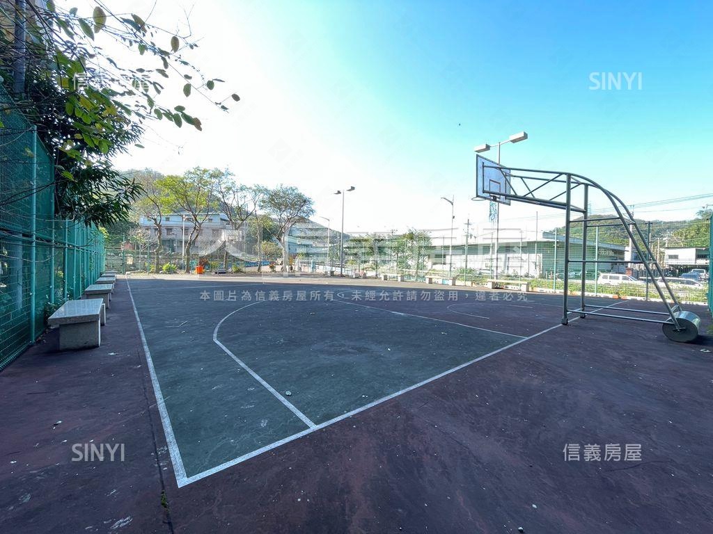 陸光高樓三房車位房屋室內格局與周邊環境