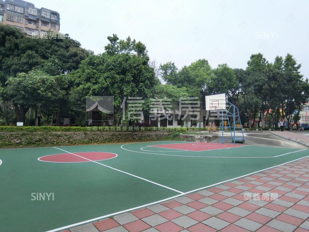 陸光高樓三房車位房屋室內格局與周邊環境