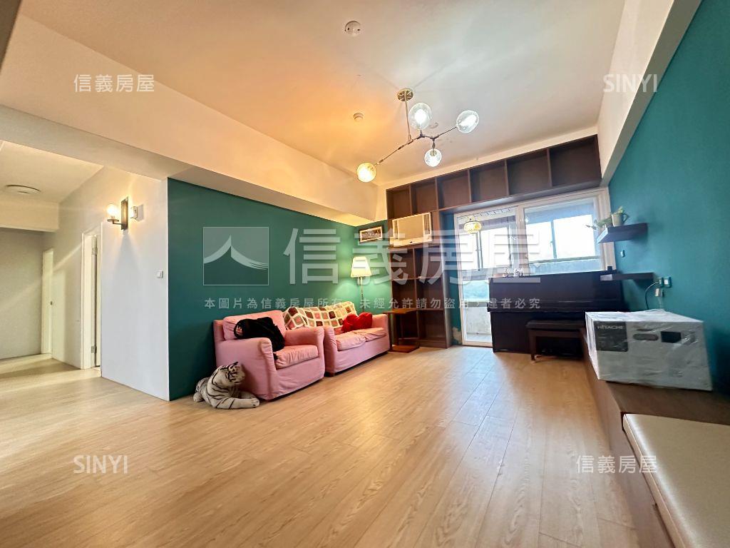 巴賽隆納裝潢四房附坡平車房屋室內格局與周邊環境