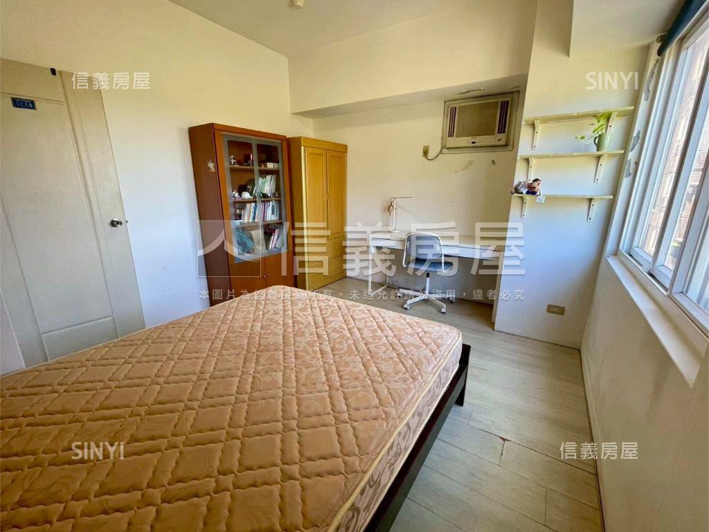 巴賽隆納裝潢四房附坡平車房屋室內格局與周邊環境