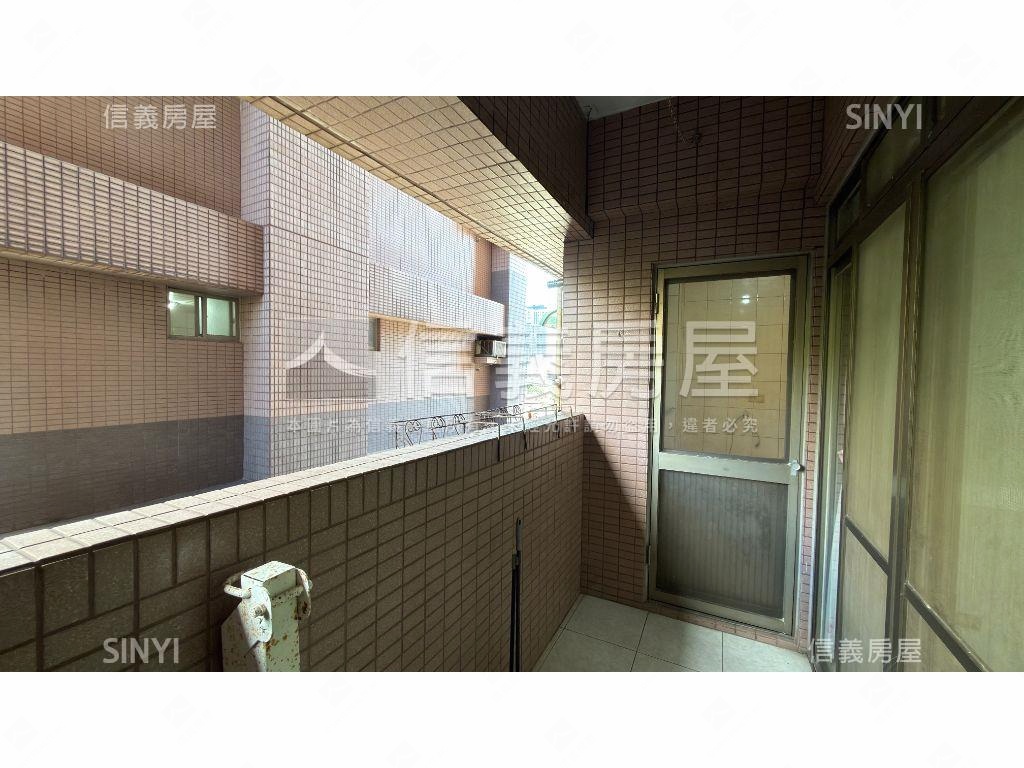 康寧１＋１小資宅帶車位房屋室內格局與周邊環境