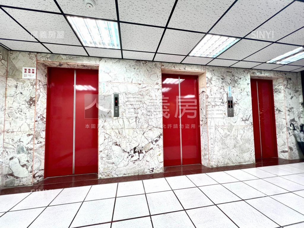 玻璃帷幕純辦大樓房屋室內格局與周邊環境