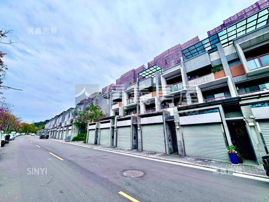 北屯臨路透天方便停車房屋室內格局與周邊環境