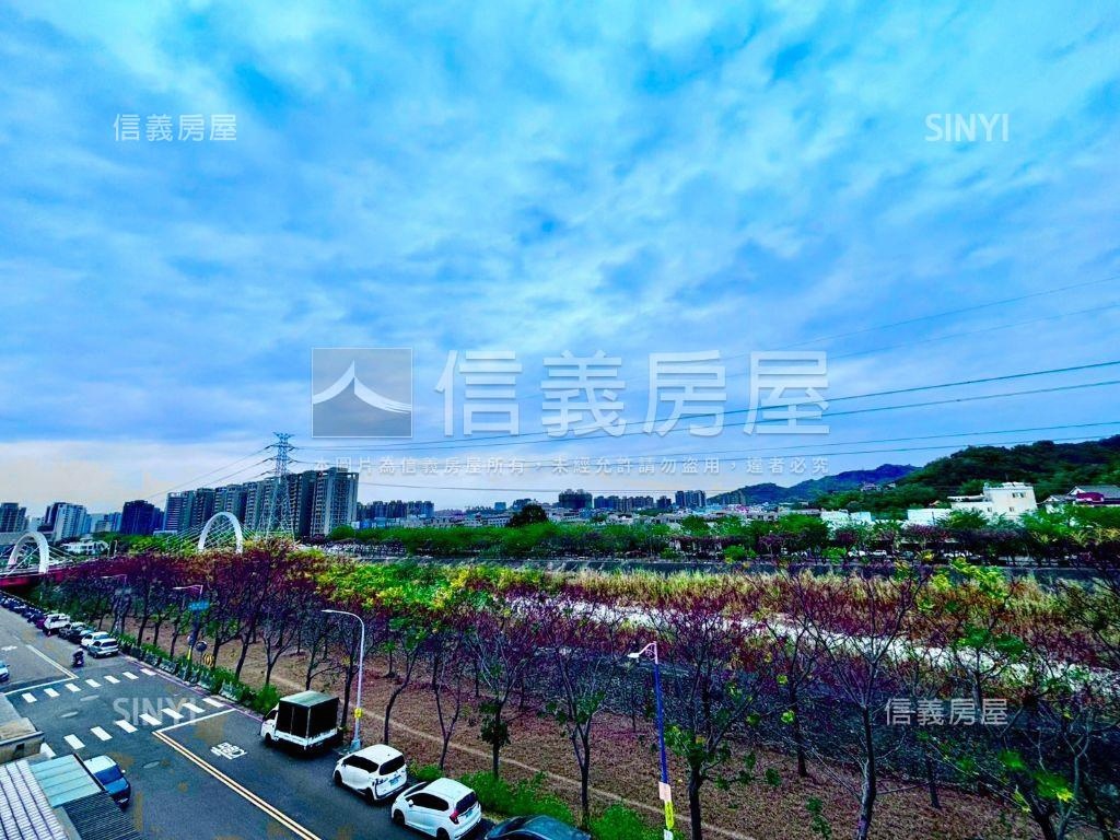 北屯臨路透天方便停車房屋室內格局與周邊環境