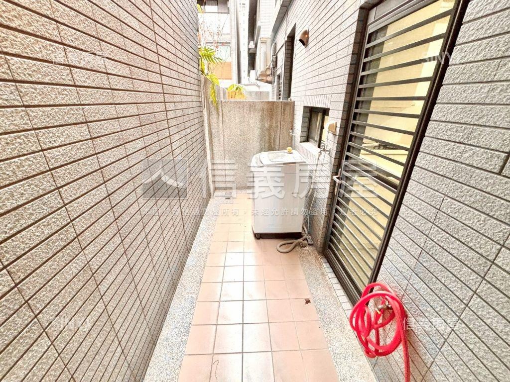 北屯臨路透天方便停車房屋室內格局與周邊環境