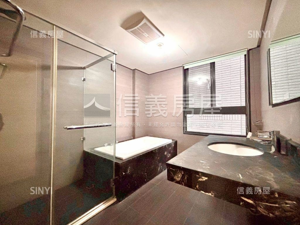 北屯臨路透天方便停車房屋室內格局與周邊環境