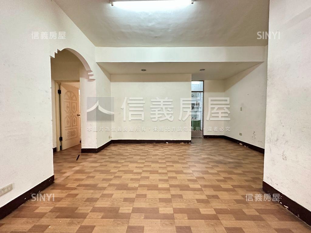 京華城旁邊間大一樓房屋室內格局與周邊環境