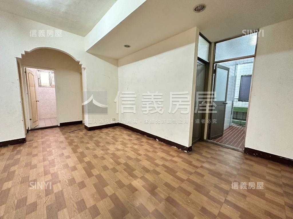 京華城旁邊間大一樓房屋室內格局與周邊環境