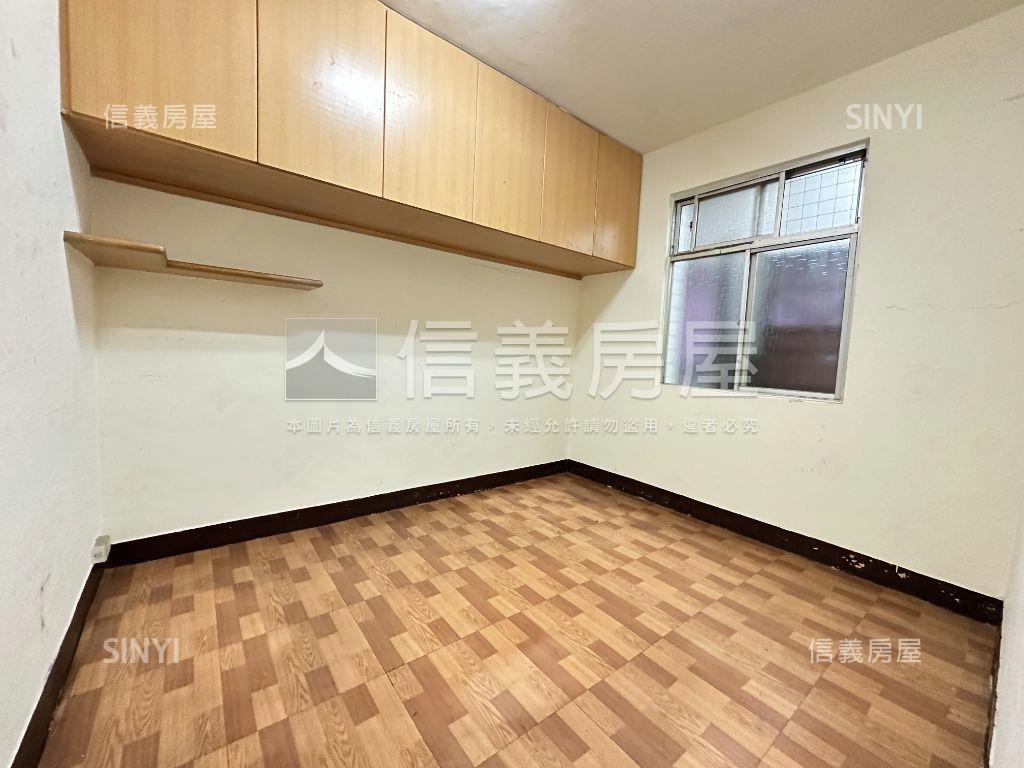 京華城旁邊間大一樓房屋室內格局與周邊環境