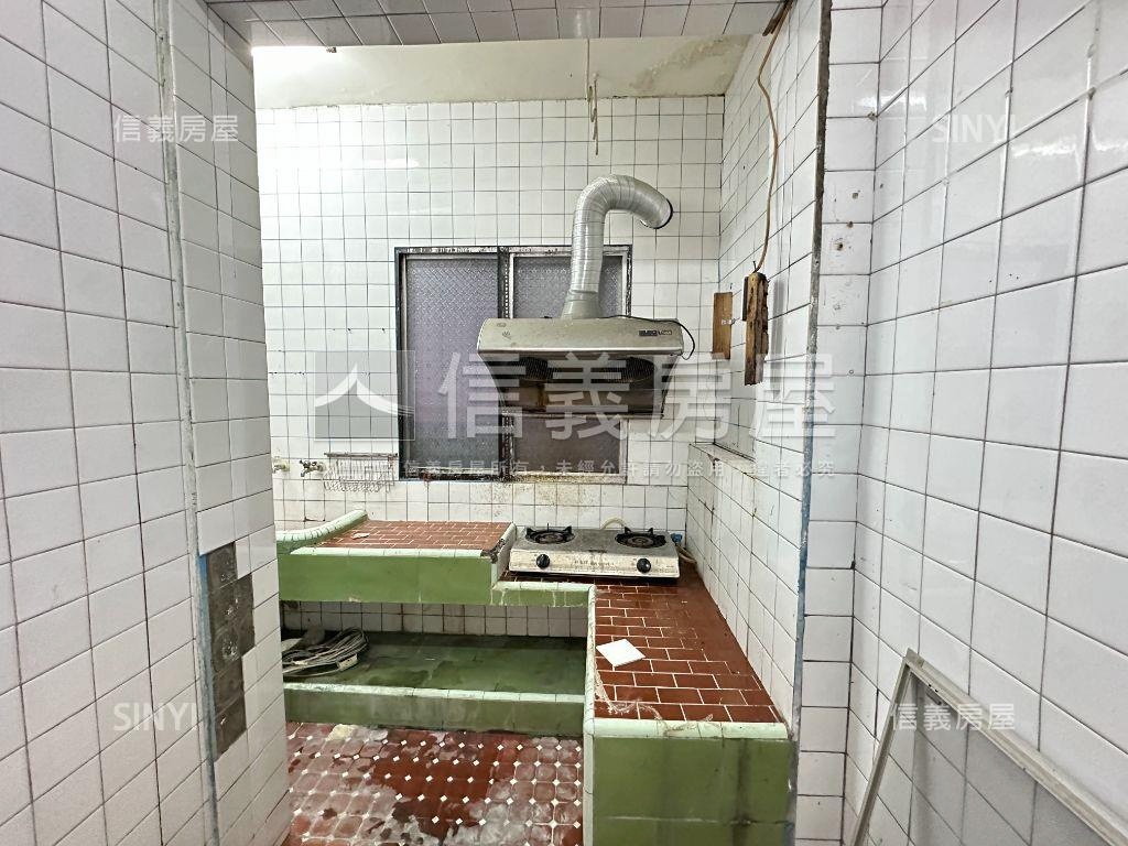 京華城旁邊間大一樓房屋室內格局與周邊環境