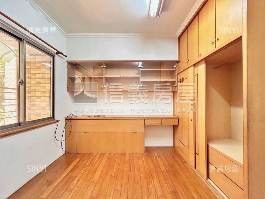 映皇府邸肆房車位房屋室內格局與周邊環境