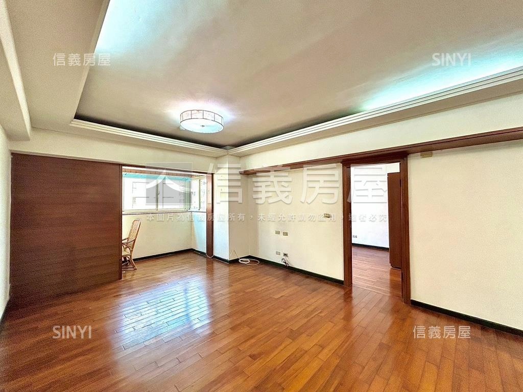 公乙朝外採光美屋房屋室內格局與周邊環境