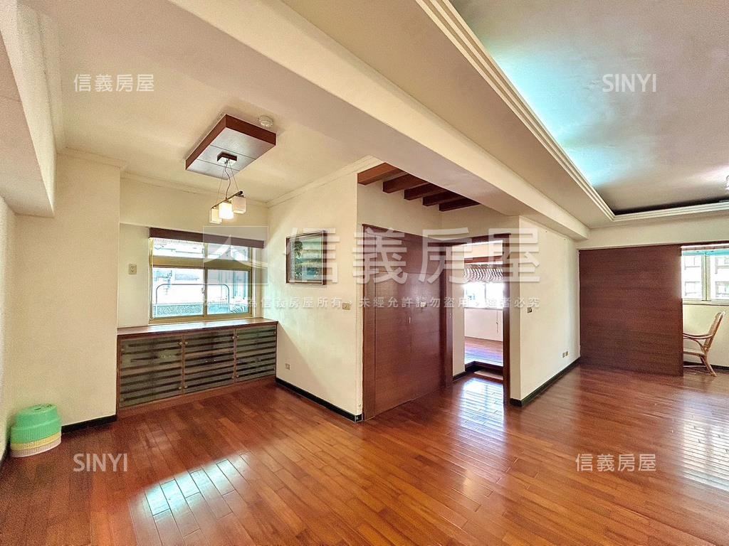 公乙朝外採光美屋房屋室內格局與周邊環境
