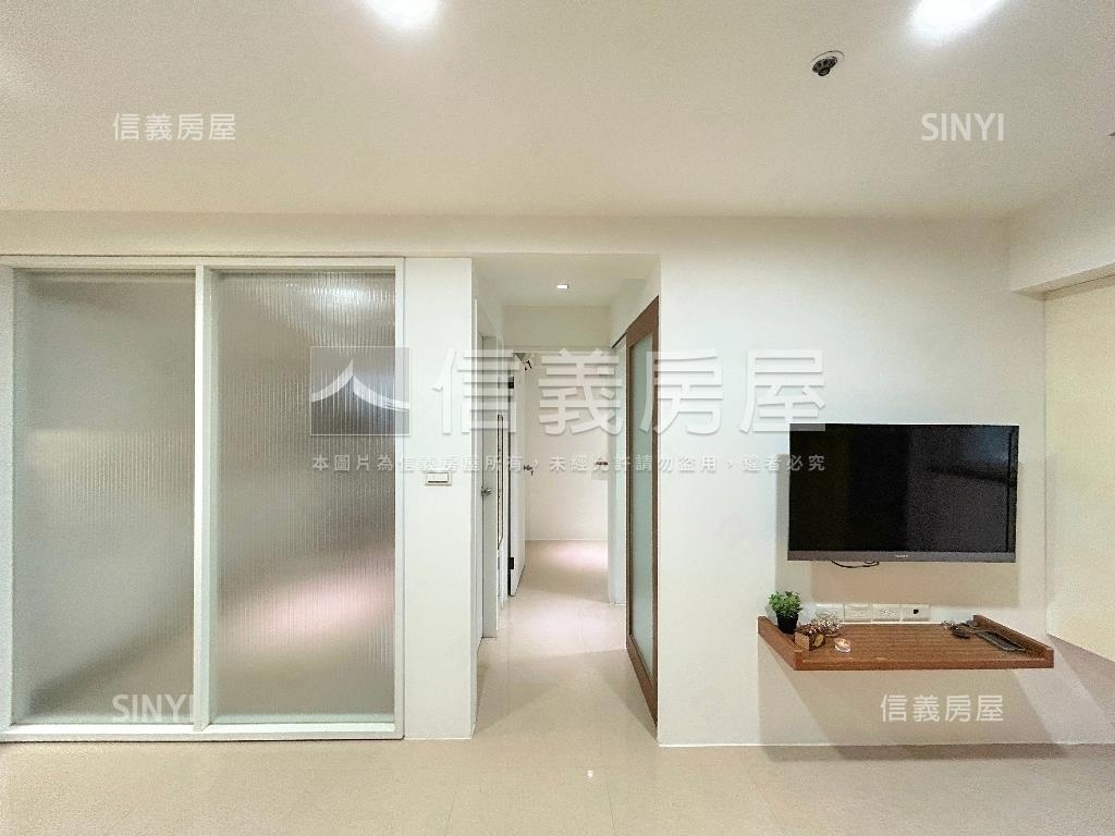 稀有星雲低總電梯平面２房房屋室內格局與周邊環境