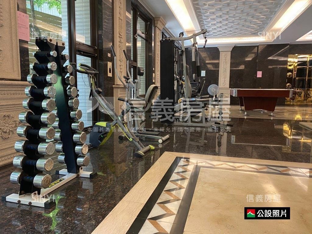 金富帝寶邊間美四房房屋室內格局與周邊環境