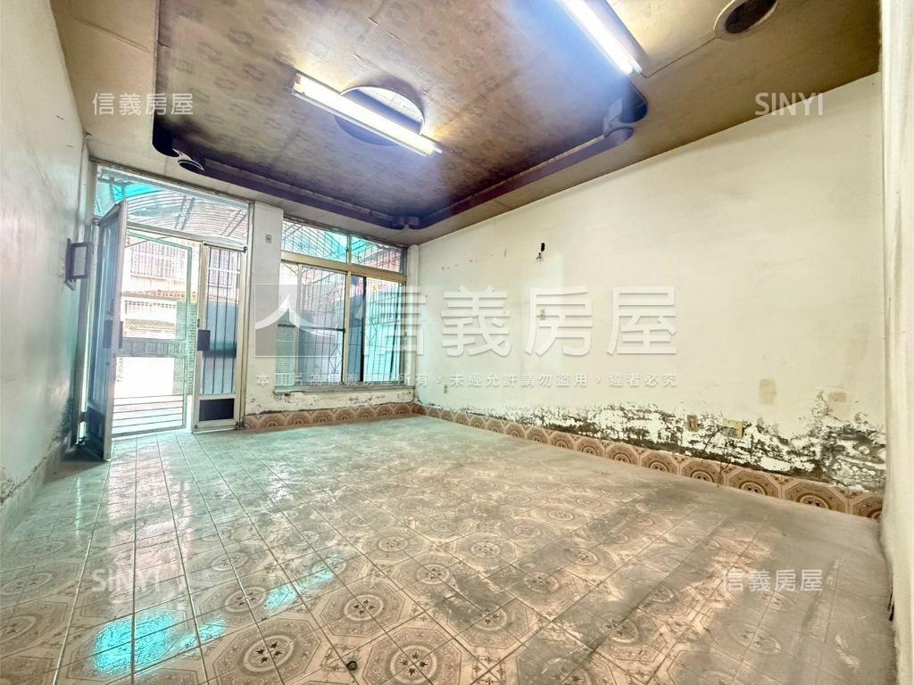 近日新國小＿舒適車墅房屋室內格局與周邊環境