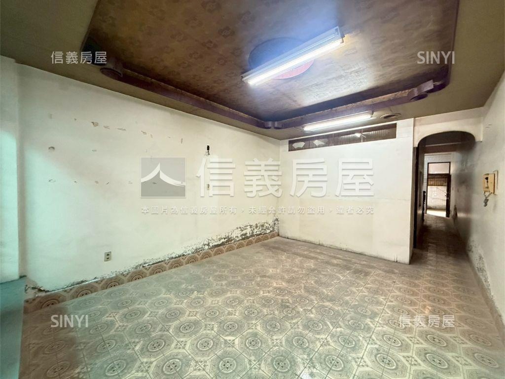 近日新國小＿舒適車墅房屋室內格局與周邊環境