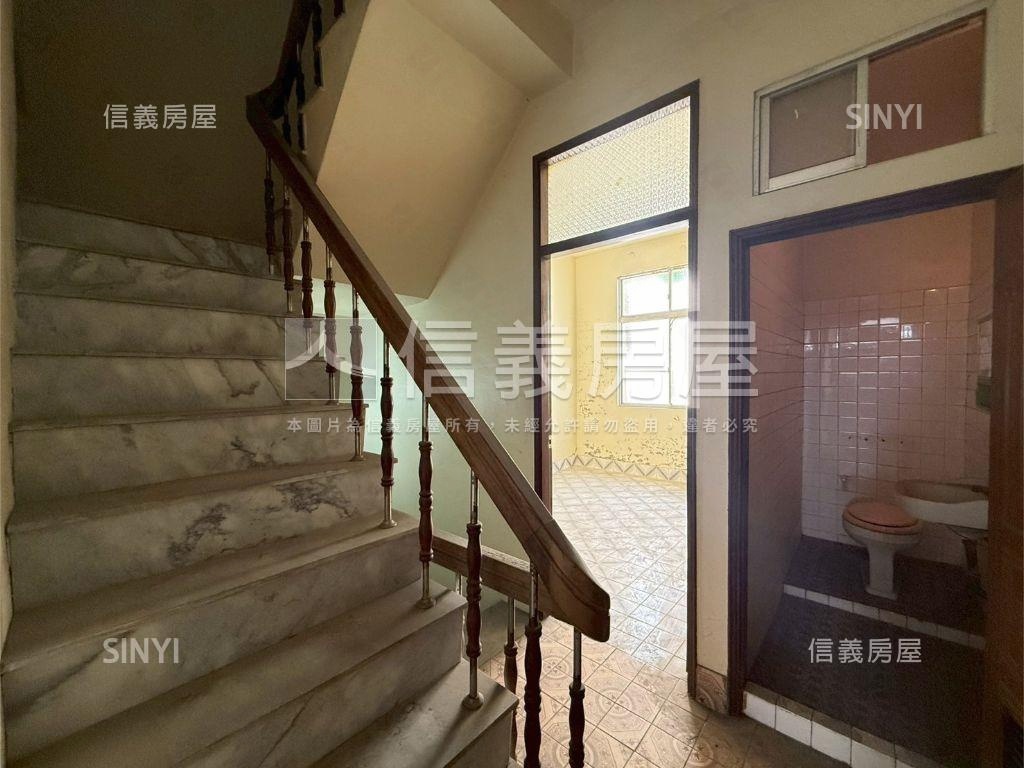 近日新國小＿舒適車墅房屋室內格局與周邊環境