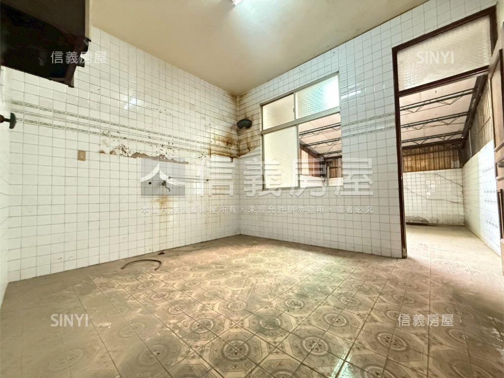 近日新國小＿舒適車墅房屋室內格局與周邊環境